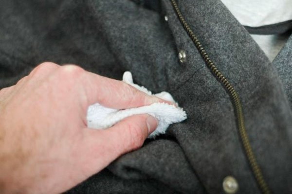 Удаляем жирные загрязнение перед стиркой